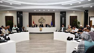 محافظ أسوان ينعى معلمة بإدفو توفيت أثناء طابور الصباح 