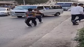 رعب في شارع الهرم.. مشاجرة بالأسلحة البيضاء والأمن يتدخل