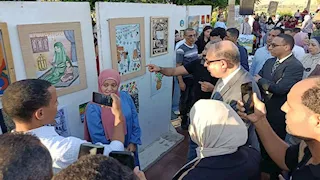 عروض فنية ولوحات لأشهر المعالم.. المنيا تحتفل باليوم العالمي للسياحة - فيديو وصور