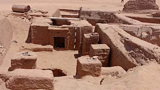 ‬سجل الموت والحياة بالواحات.. رحلة 24 عامًا من الحفائر في "بئر الشغالة" -صور