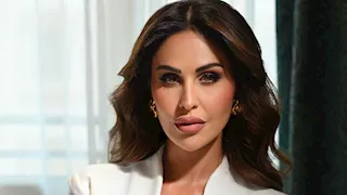 ببدلة بيضاء قصيرة.. مي سليم تخطف الأنظار في أحدث ظهور لها - صور