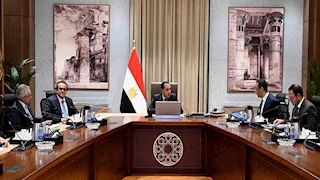 الحكومة تستعرض إنجازات الرقابة الصحية: اعتماد 339 منشأة وتنفيذ 2101 زيارة رقابية