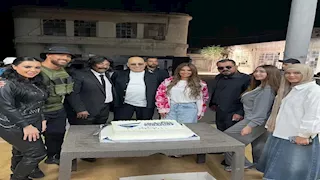 من قلب سوريا.. نجوم مسلسل عيلة تعمل عمايل يحتفلون بانتهاء التصوير