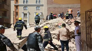 لجنة هندسية وتصريح دفن.. قرارات عاجلة من النيابة بشأن عقار المنيا المنهار 