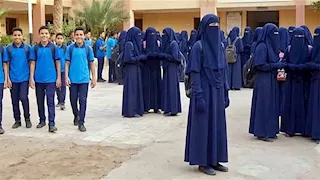 منشور عن الزي الموحد لمدرسة إعدادية بدشنا يثير الجدل.. و"تعليم قنا" يحقق