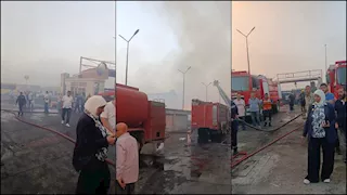 انتداب المعمل الجنائي لمعاينة حريق مصنع كرتون العبور.. والسيطرة الكاملة على النيران - صور