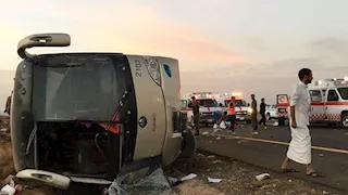 وفاة 3 معتمرين مصريين وإصابة آخرين في انقلاب أتوبيس بمكة
