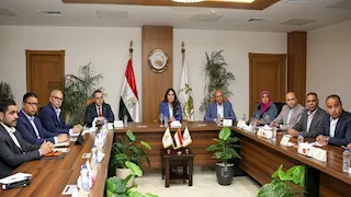 وزيرة الإسكان تتابع توفيق أوضاع الأراضي المضافة بمدينة العبور الجديدة