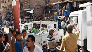 محافظ أسوان يقود حملة مفاجئة ضد الإشغالات بشارع بورسعيد في كوم أمبو (صور)