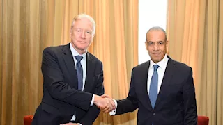 وزير الخارجية يبحث مع نظيره اللبناني دعم سيادة لبنان وتعزيز مؤسساته