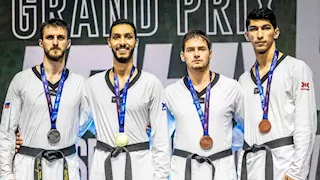 بالصور.. لحظة تتويج سيف عيسى بذهبية الجائزة الكبرى للتايكوندو