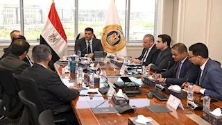 وزير الصناعة يبحث مع شركة "كيكيلا بي في بي" إقامة مصنع لها في مصر