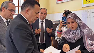 "مستمرة في عملي ومكنتش أعرف إني ترند".. أول تعليق لمديرة مدرسة القليوبية بعد أزمة المحافظ