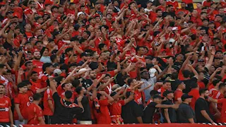 جماهير الأهلي تشعل أجواء مباراة المقاولون بهتافات قوية (فيديو)