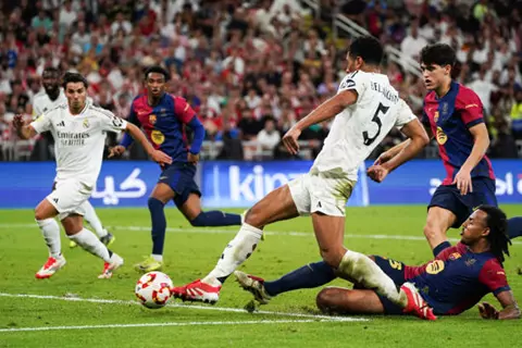 دقيقة بدقيقة.. كلاسيكو  الأرض.. ريال مدريد 0-0 برشلونة.. ضربة جزاء