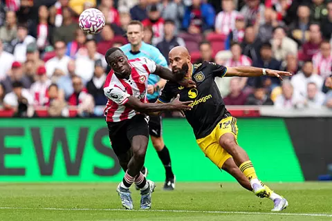دقيقة بدقيقة.. تونتهام 0-0 مانشستر يونايتد.. الشوط الأول