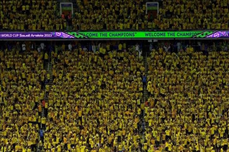 الجماهير تسرق الأضواء.. كواليس اللقاء بين الاتحاد السعودي والأهلي المصري 2 صورة لجماهير الاتحاد من المباراة.