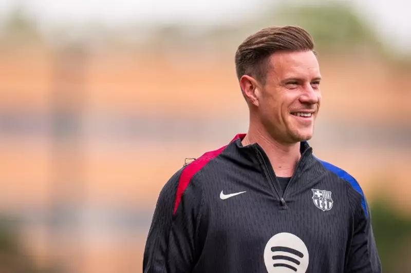 موندو ديبورتيفو: برشلونة لم يتلق أي عروض لضم تير شتيجن
