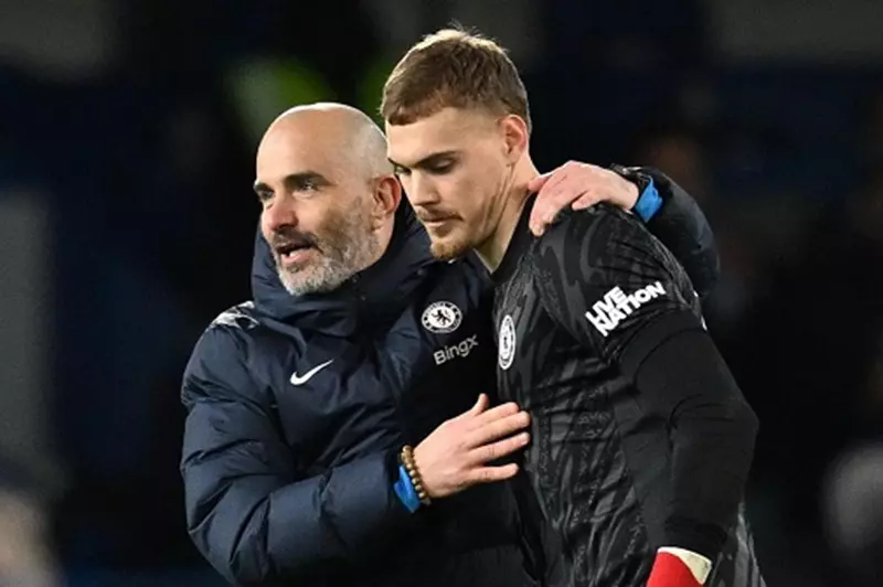 بحثًا عن المشاركة.. حارس تشيلسي يفكر في الرحيل