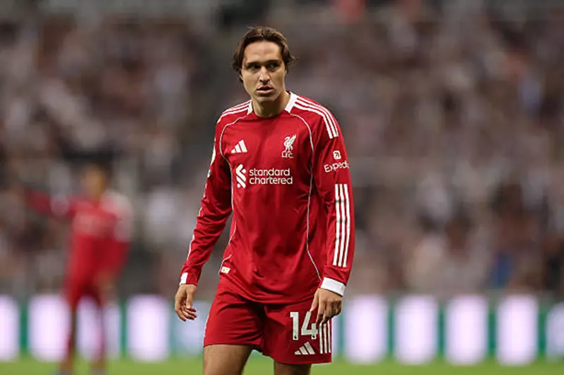 ليفربول يعلن ضم كييزا في قائمة دوري أبطال أوروبا