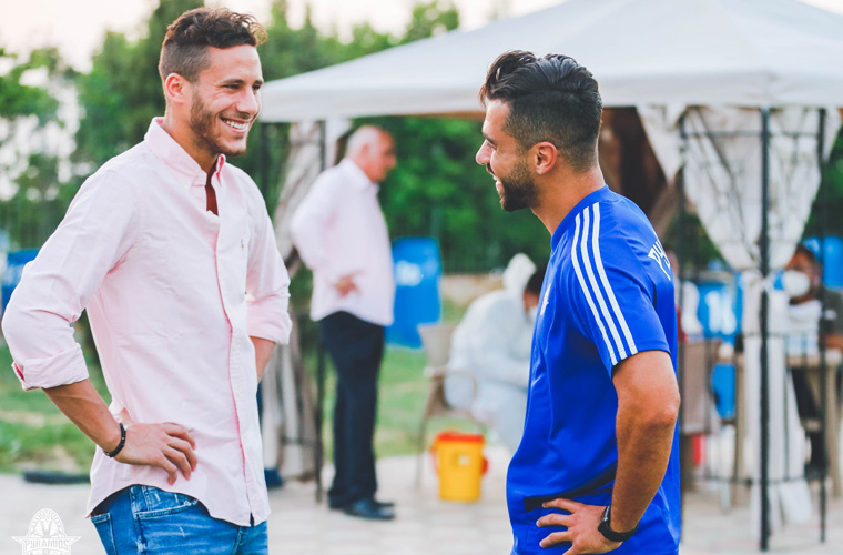 رمضان صبحي في زيارة لتدريبات بيراميدز | يلاكورة