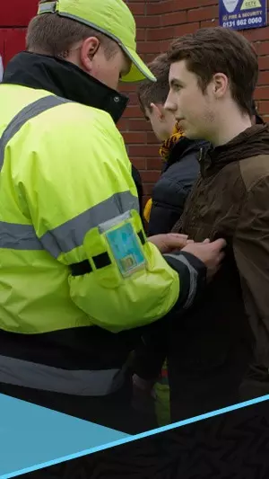 شقيقان ينتحلان صفة مشرفين لدخول مباراة