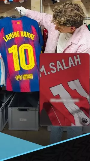 محمد صلاح الأبرز.. القميص الأكثر اتساخاً بأعلى سعر