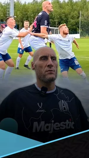 من ملاعب السلة لكرة القدم.. أطول لاعب في العالم